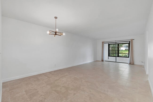 Building Photo - 15364 Lakes of Delray Blvd