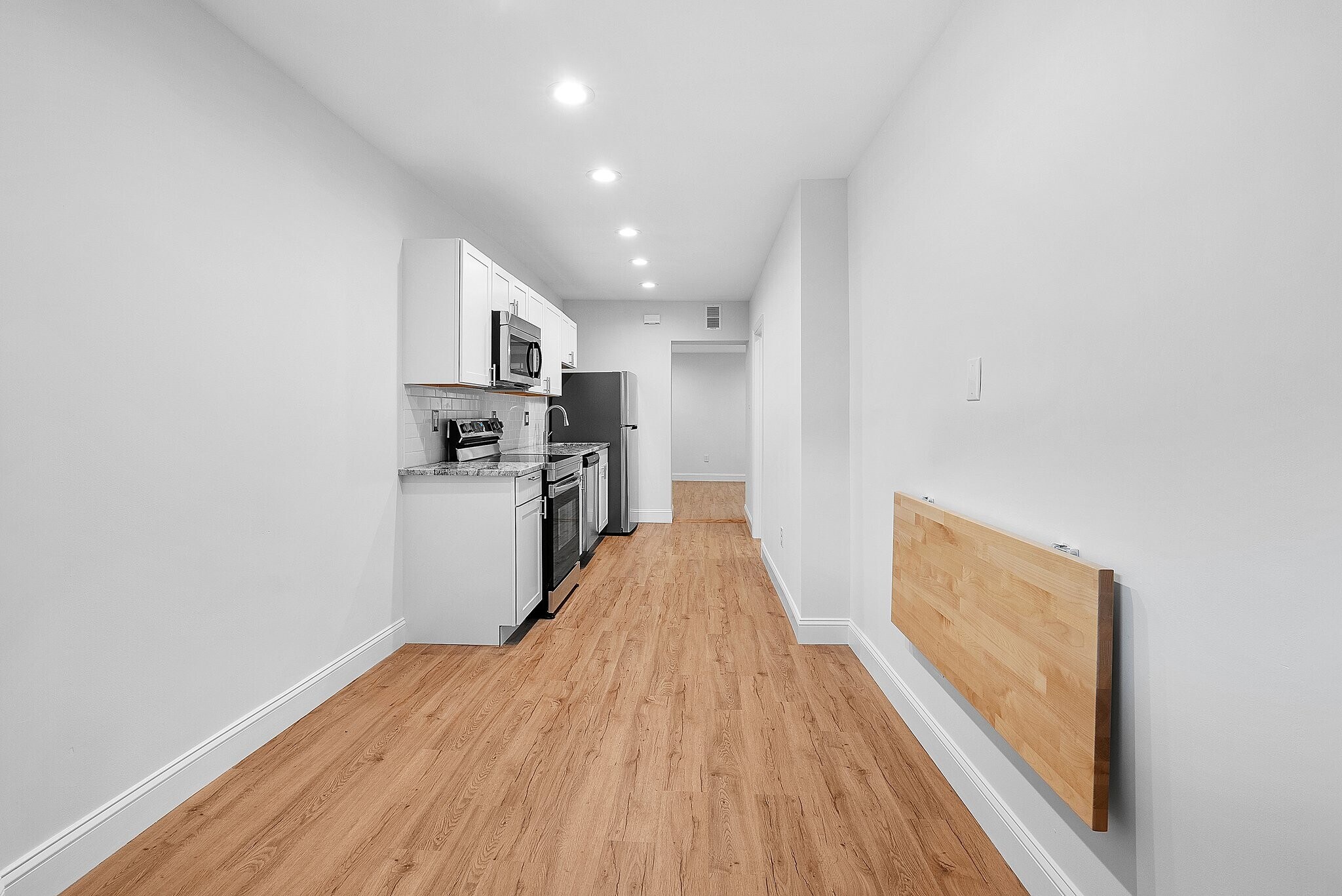 Building Photo - 3876 Lancaster Ave