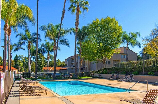 Building Photo - Beautiful 2Bd/2Ba Condo In Gated Community...