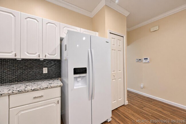 Building Photo - 545 NW Portofino Ln