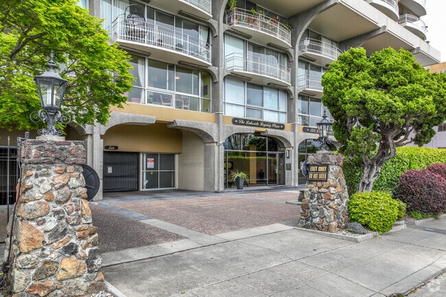 Building Entrance - Lakeside Regency Plaza