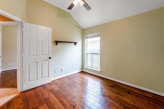 Building Photo - 18419 Willow Oak Bend Dr