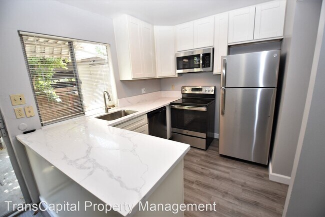 Building Photo - 8867 Salmon Falls Dr