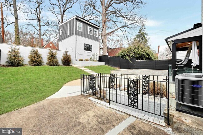 Building Photo - 4822 Blagden Ave NW