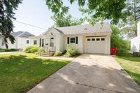 Building Photo - Charming 1-Bed Home With Patio + Garage Minutes From Downtown