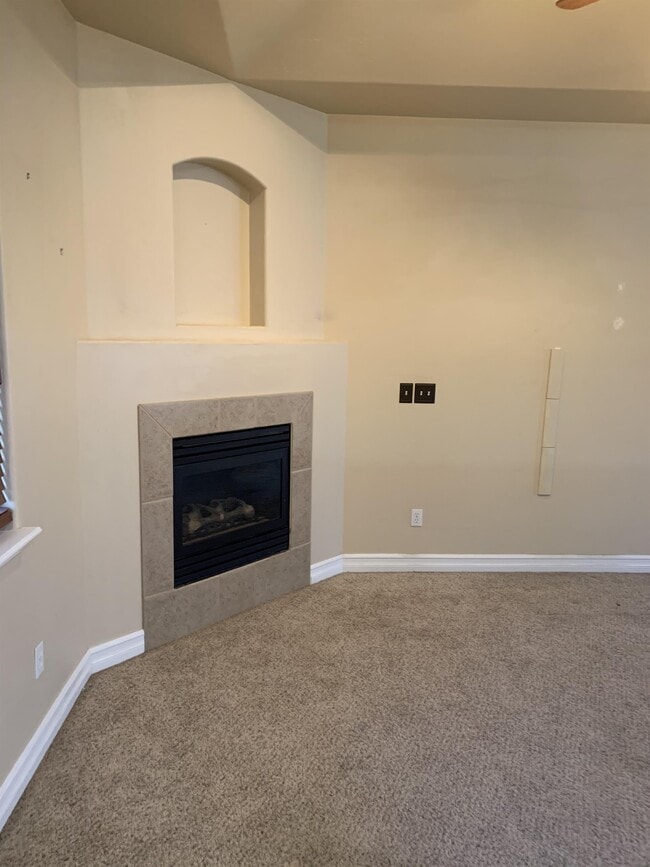 Building Photo - 464 1/2 Chatfield Ln