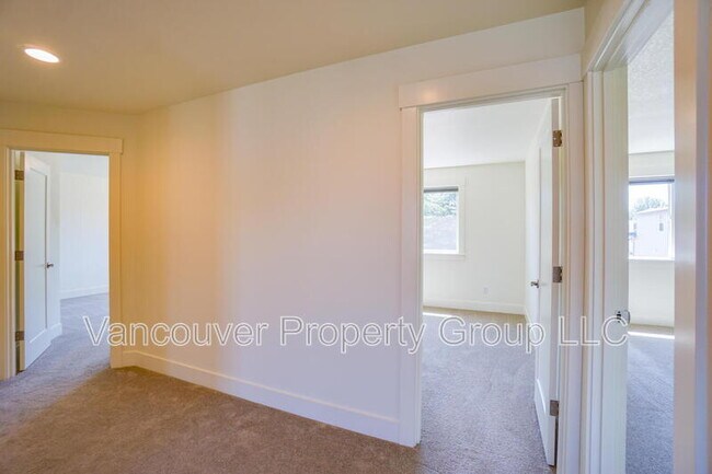 Building Photo - 12513 NE 102nd Way