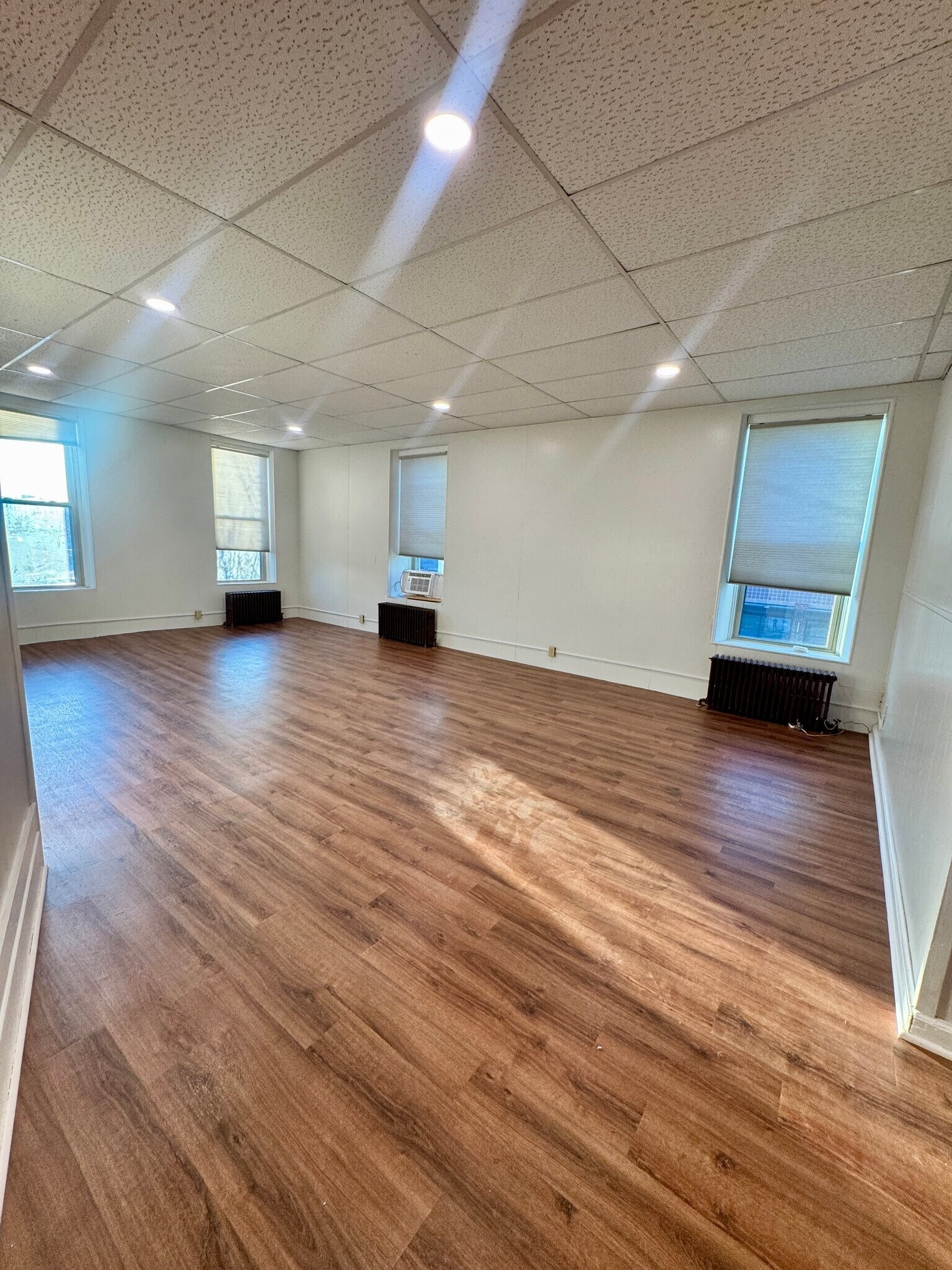 Building Photo - 101 Lewis St S