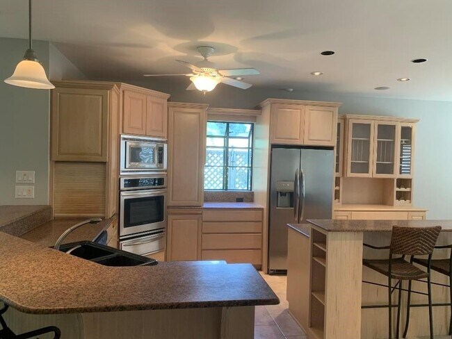Building Photo - 30793 Pine Ct