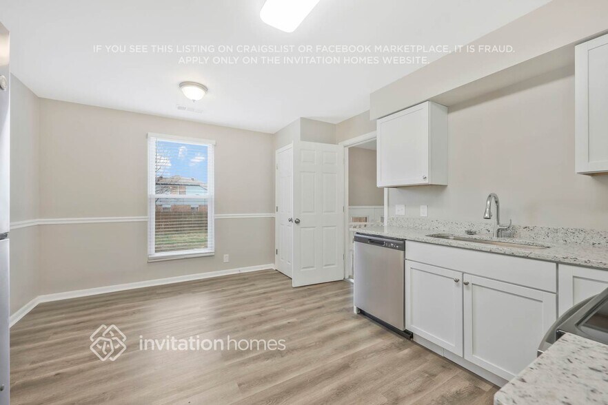 Building Photo - 1004 Carriage Way Ct