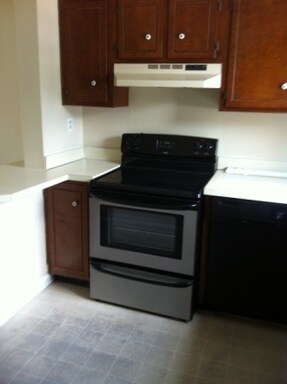 Building Photo - 104 Greenland Ct