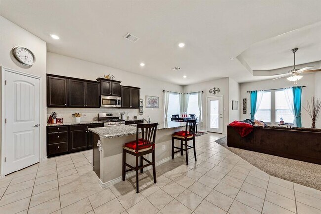 Building Photo - 932 Lake Cypress Ln