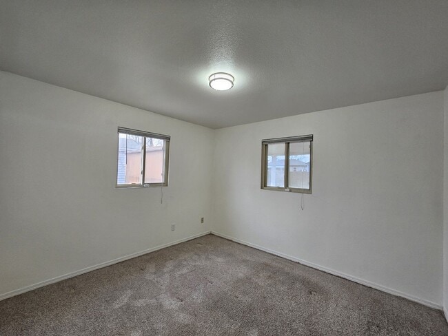 Building Photo - 1059 Worchester St