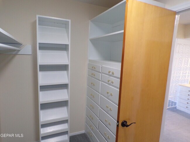 Building Photo - 4820 Louisiana St