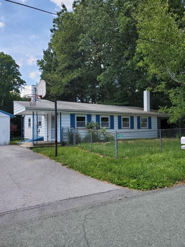 Building Photo - House in South Mountain Community