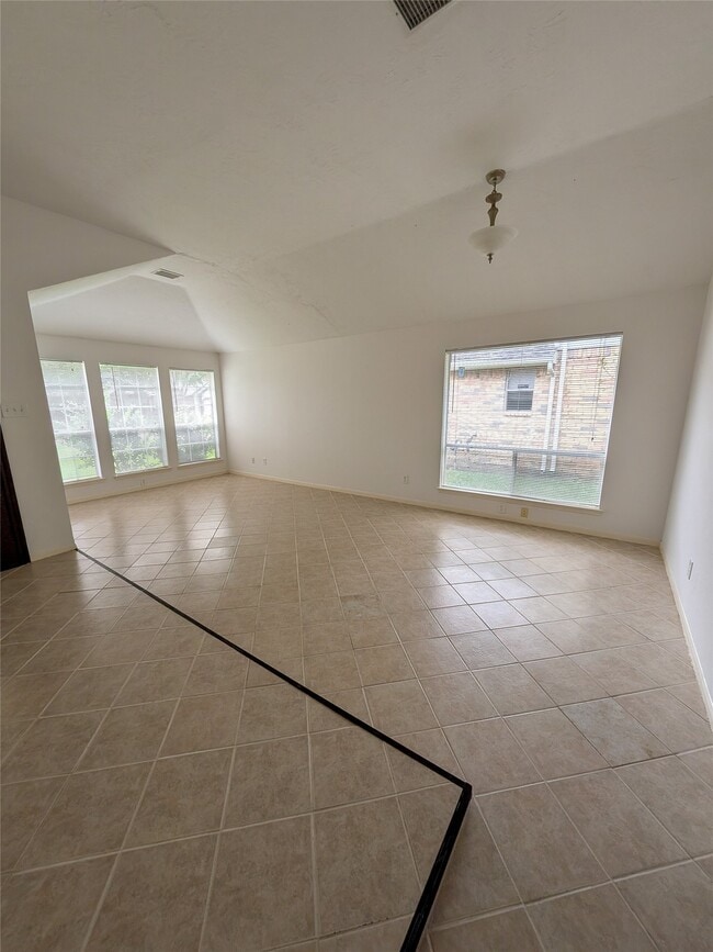 Building Photo - 3214 Kempwood Dr