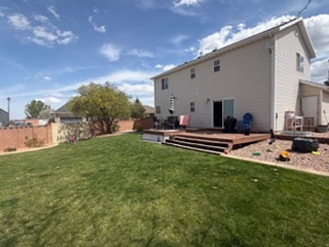 Building Photo - Beautiful 4 Bed / 2.5 Bath Home in Quiet Neighborhood
