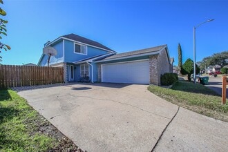 Building Photo - 9511 Sharpcrest St