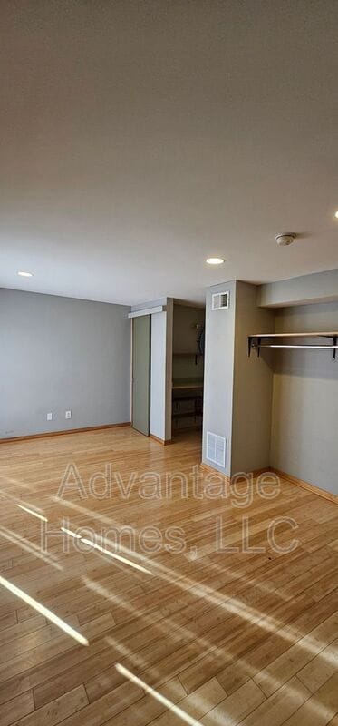 Building Photo - 3804 Roanoke Rd