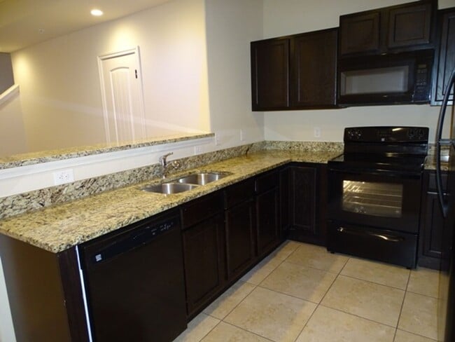 Building Photo - 6619 Arancione Ave