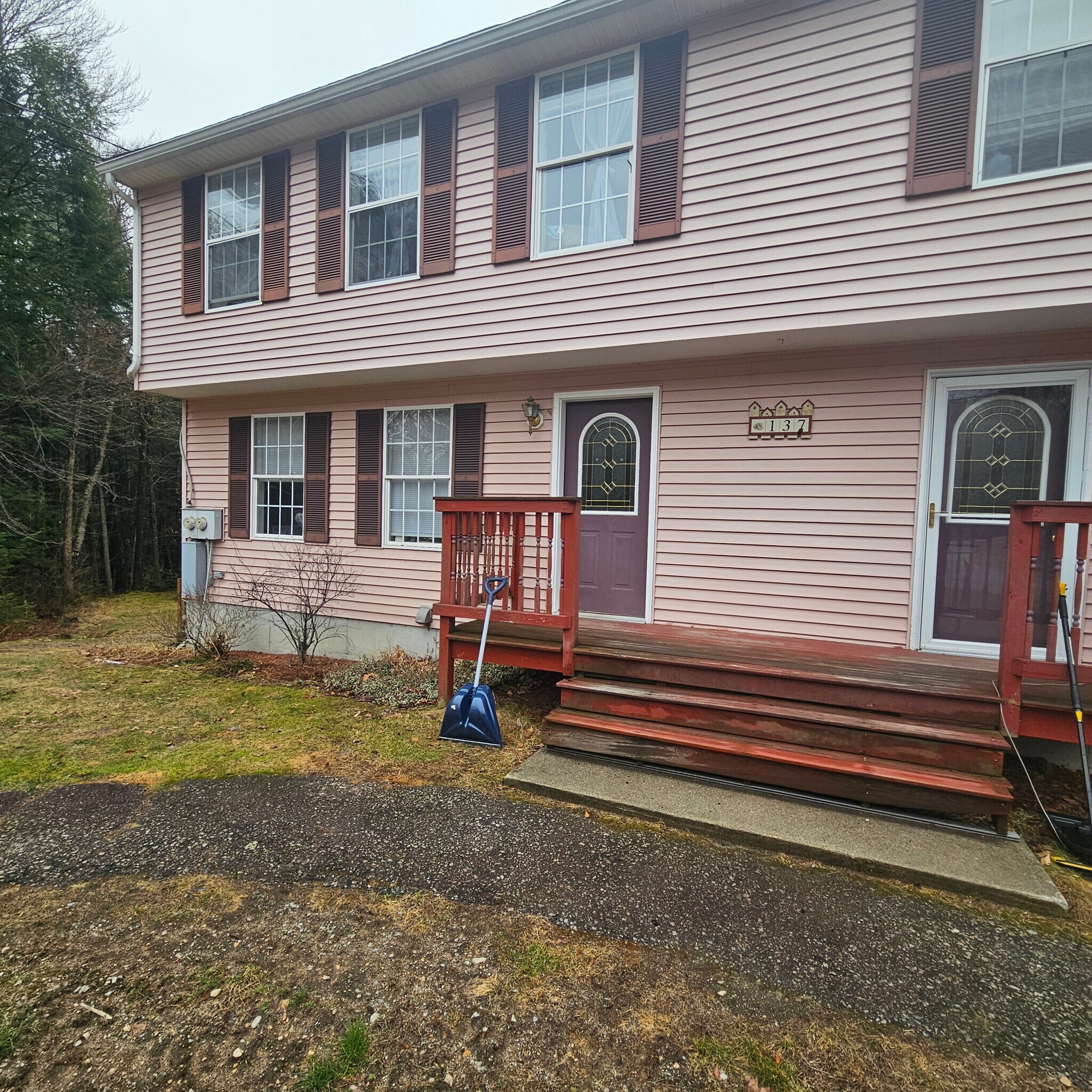 Building Photo - 137B Highrock Rd