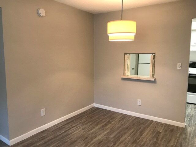 Building Photo - 2 Bed/2 Bath - Unit 9