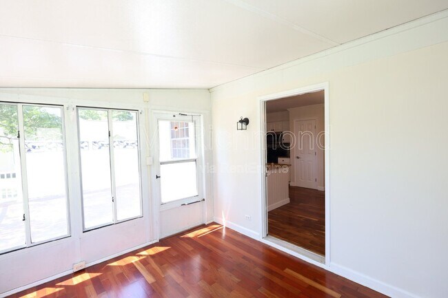 Building Photo - 9713 Pampas Dr