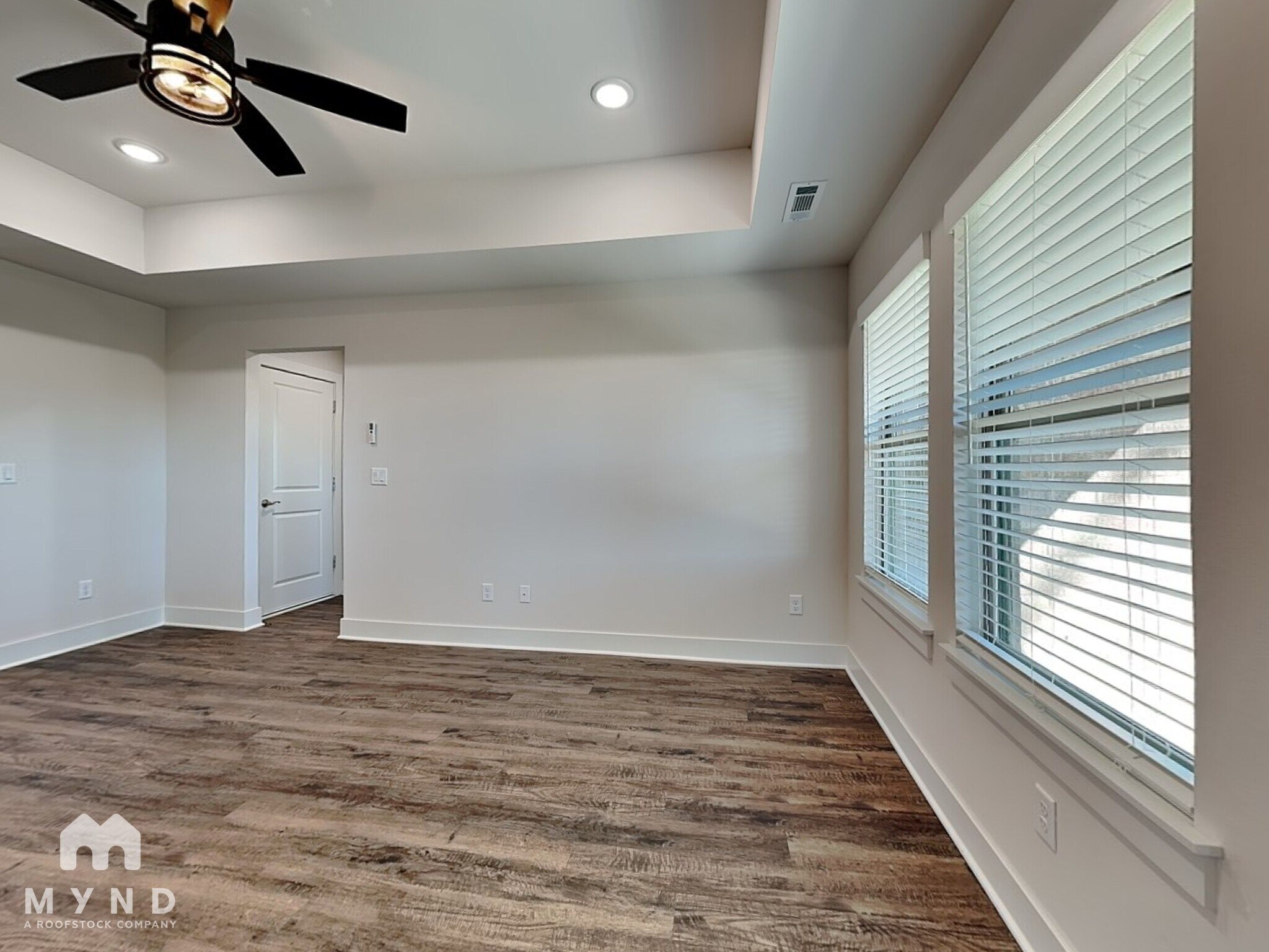 Building Photo - 1402 Love Ln