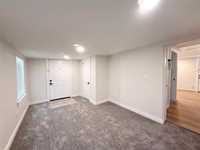 Building Photo - 738 Caisson St