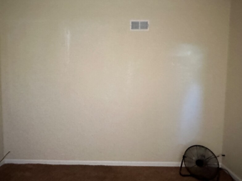 Building Photo - 1017 Barrows Dr