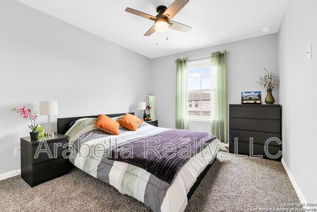 Building Photo - 7606 Hartford Den