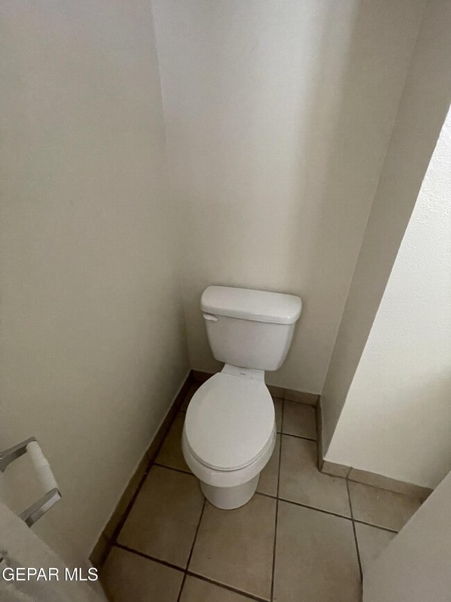 Building Photo - 3720 Chester Ave