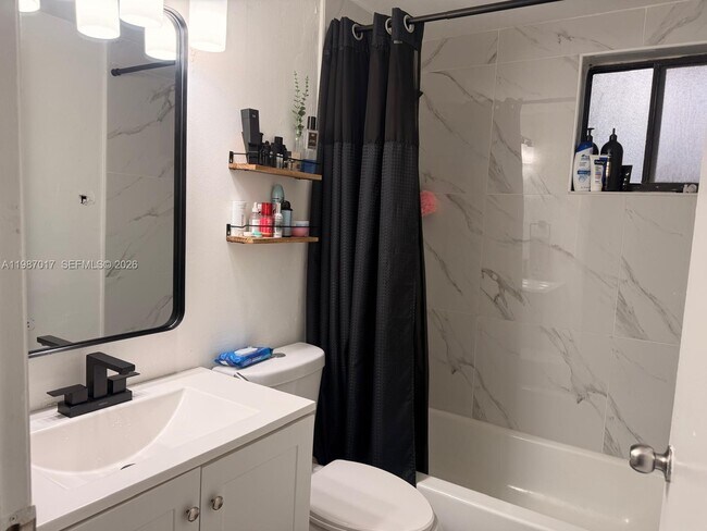 Building Photo - 5300 W 21st Ct