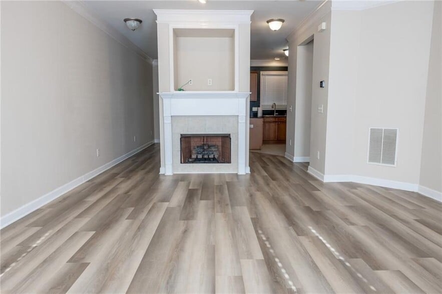 Building Photo - 1232 Harris Commons Pl