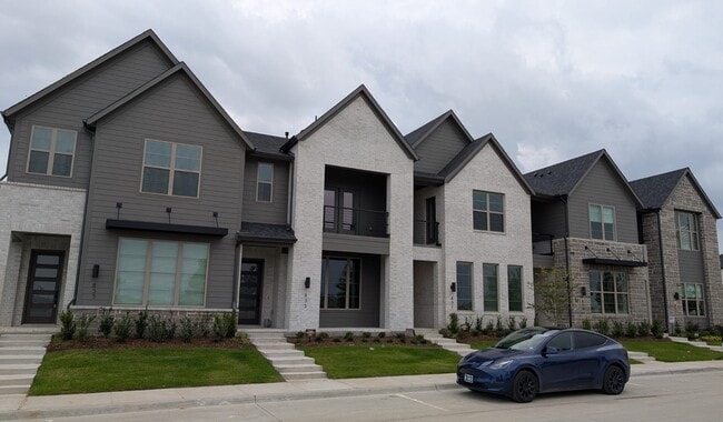 Building Photo - 2523 Huxley Mews