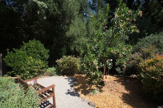 Building Photo - Beautifully Updated 5 Bedroom, 4 Bath Home...