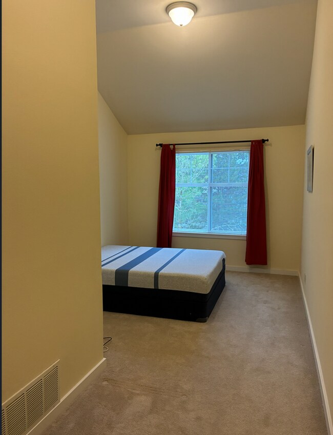 Building Photo - 1622 Huckleberry Cir