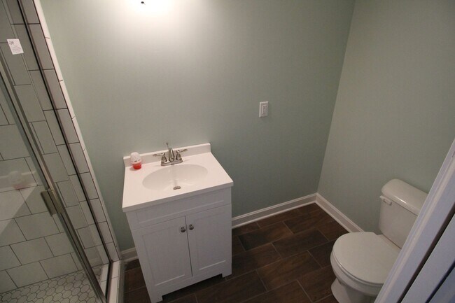Building Photo - 3 bed 2 bath Campus Rental