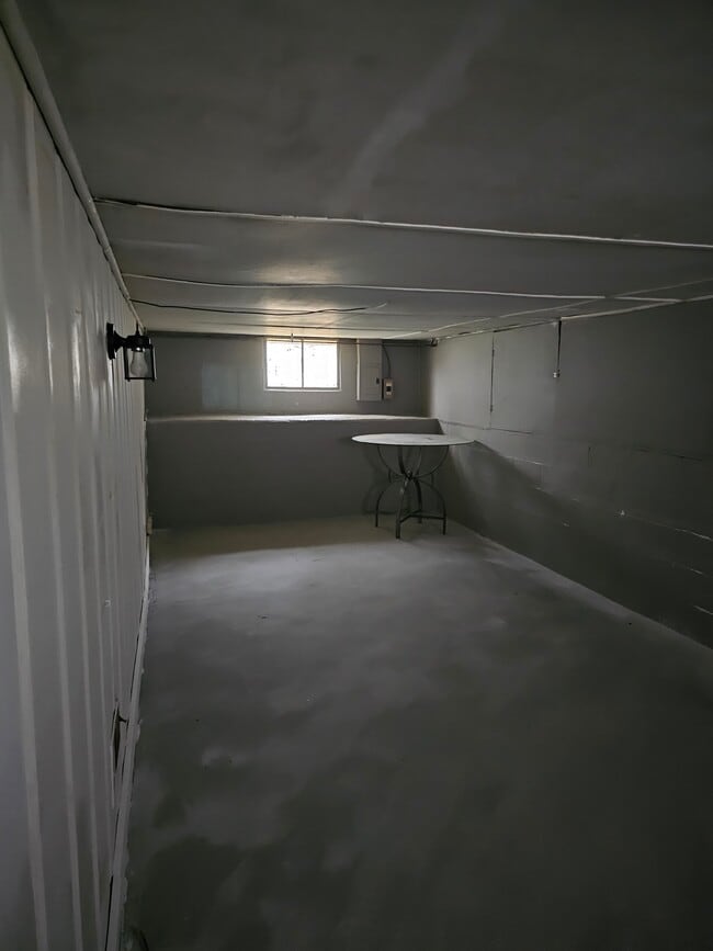 Building Photo - 1612 S 31st St