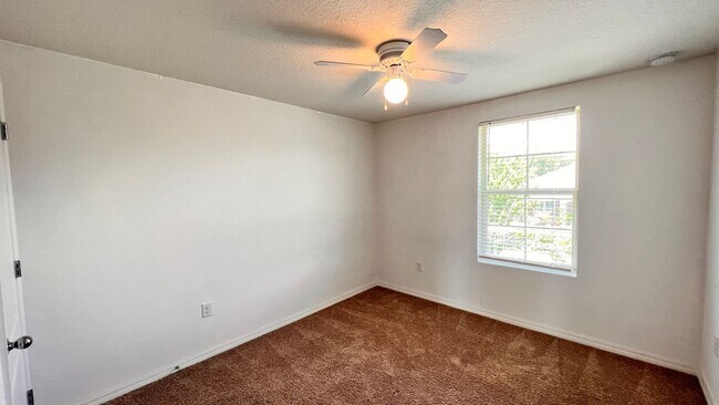 Building Photo - Charming 3 Bedroom, 2 Bathroom Home in Kis...