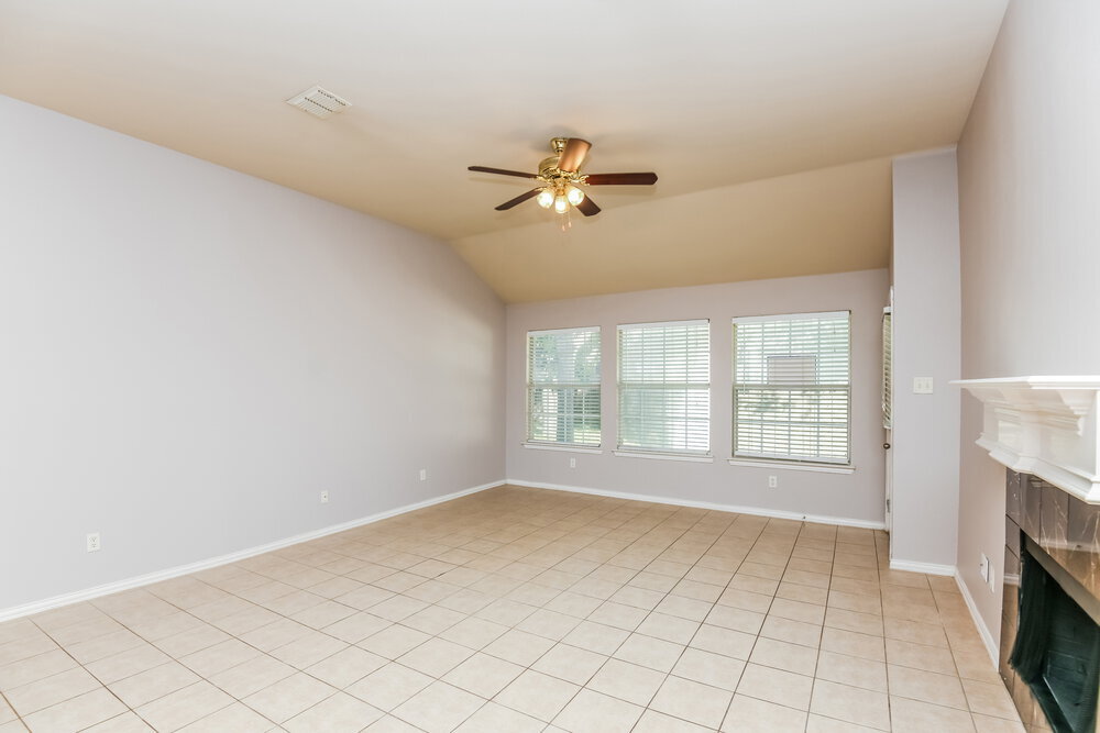 Building Photo - 1100 Hillwood Dr