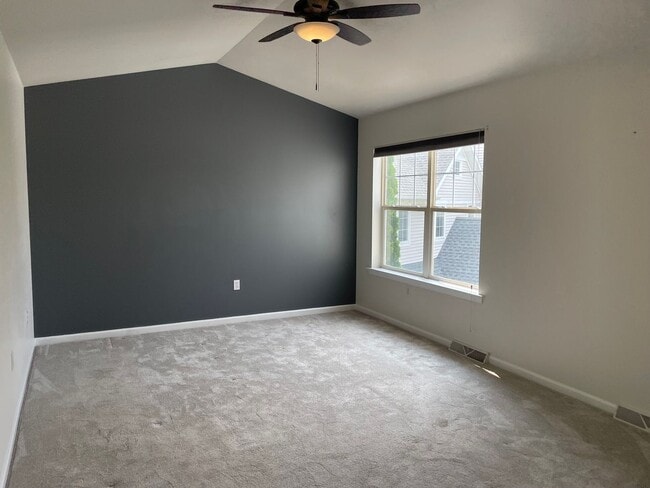 Building Photo - Luxury 3 Bedroom, 1.5 Bathroom End of Row ...