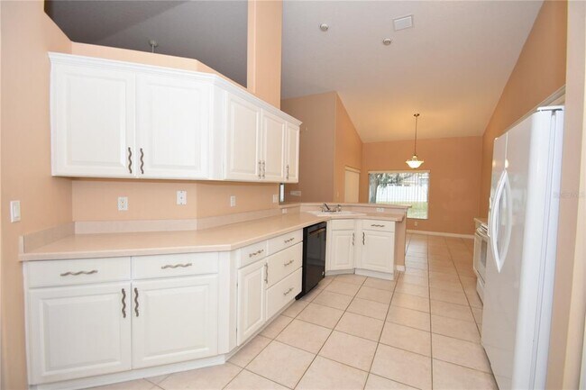 Building Photo - 11 Ellsworth Dr