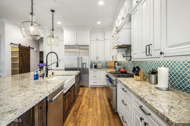 Building Photo - 10912 E Butherus Dr