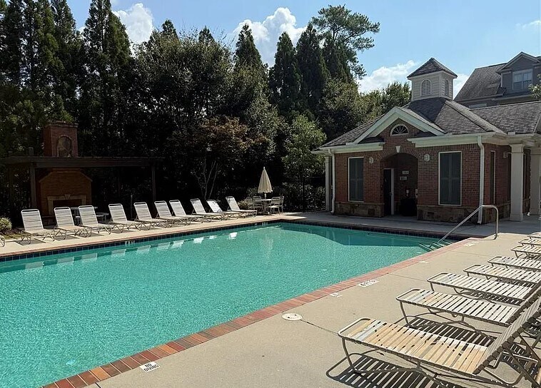 Building Photo - 6453 Chariot St