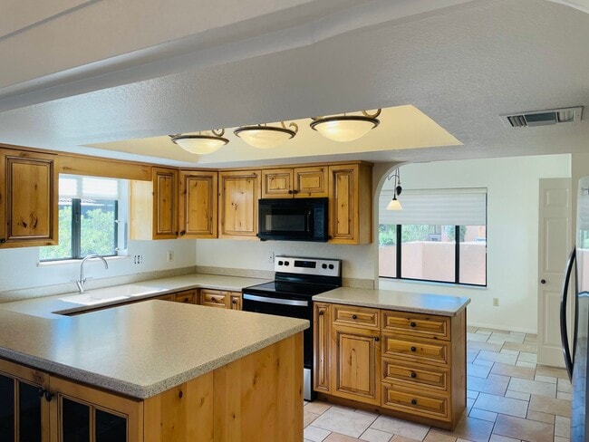 Building Photo - 155 Canyon Diablo Rd