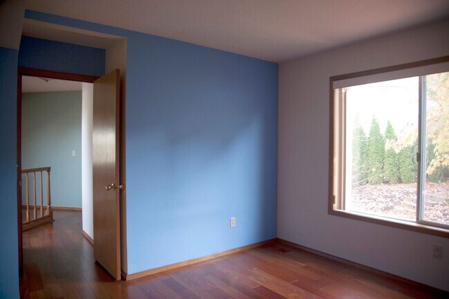 Building Photo - Gorgeous Beaverton home available with att...