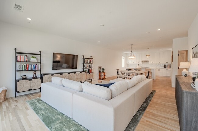 Building Photo - 7207 Gaston Ave