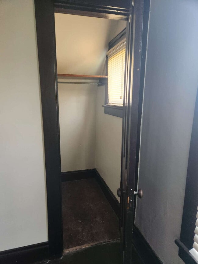 Building Photo - "2-Bedroom Duplex Downstairs Unit -Perfect...