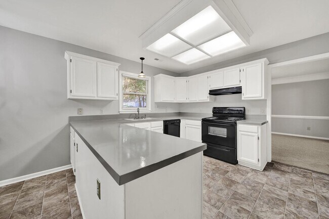 Building Photo - Charming home in South Charlotte